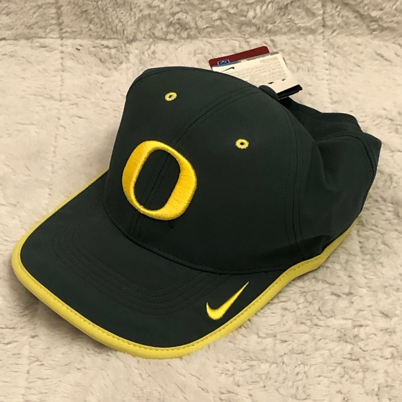 Nike Oregon Ducks Legacy9I Dri Fit Green adjustable Golf Coaches Hat Cap